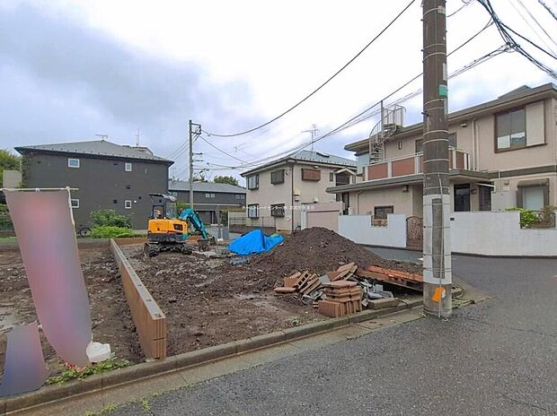 【現地外観写真】1号棟西武新宿線「上石神井」駅まで徒歩10分♪駅周辺は毎日のお買い物に便利なスーパーやコンビニが複数あり便利な環境です♪