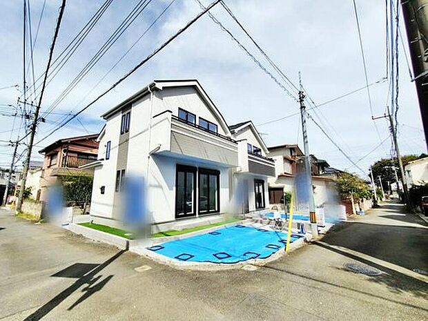 【前面道路含む現地写真】
周辺は毎日のお買い物に便利なスーパーやコンビニが徒歩10分圏内に複数点在する便利な立地です☆