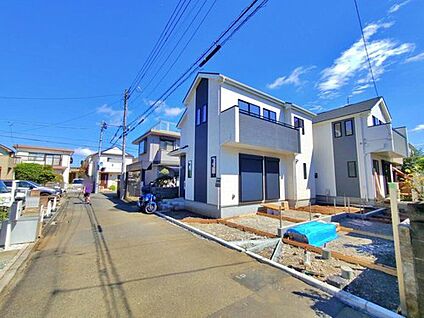 【前面道路含む現地写真】