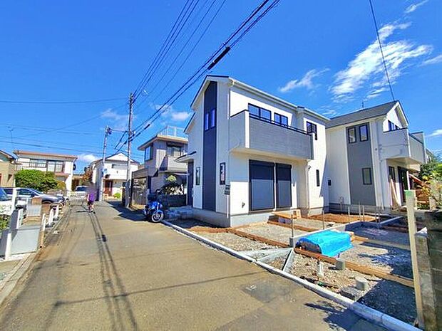 【【前面道路含む現地写真】】完成している同施工の現場も同時にご案内が可能です♪
