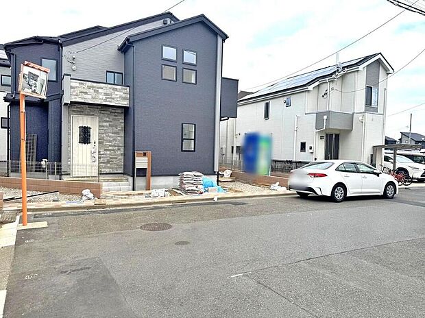 【前面道路含む現地写真】人気の低層住居専用地域は静かで落ち着いた住宅街。お子様との暮らしにも安心です♪