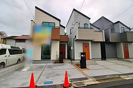 現地外観写真(左から３号棟・２号棟)