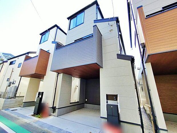 【【現地外観写真】2号棟】住宅性能評価で耐震等級３（最高等級）を取得！お客様を守る大切な住宅だからこそ、第三者の検査を受けて安心して住んでいただける住宅をご案内させて頂きます。
