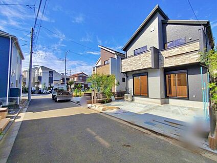 【前面道路含む現地写真】