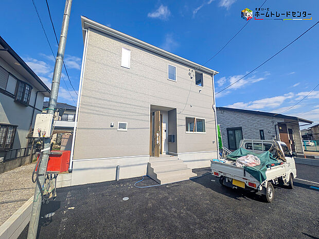 嬉しい仕様がたくさん！
浴室乾燥機、水廻り集中設計、洋風和室、サービスルーム（納戸）、LDK・ホール収納、インナーバルコニー、防犯カメラ、カースペース1台分等！