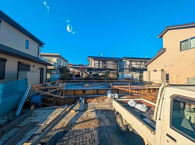 嬉しい仕様・設備がたくさん！
全居室南向き、和洋室、浴室乾燥機、水廻り集中設計、WIC、パントリー、リネン庫、南庭、駐車2台可能等！