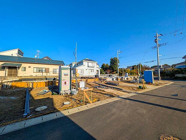 嬉しい仕様設備♪
水廻り集中設計、全洋室、フリールーム、畳コーナー、リビングイン階段、WIC、パントリー、ワイドバルコニー、庭、駐車2台可能等！