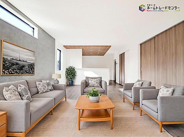 インテリアプランが考えやすいワイドなリビング♪広々としたLDKに、自分好みのインテリアでレイアウト。季節ごとに模様替えなども、楽しみの一つとなりそうです
※こちらの写真は、家具をCGで合成したものです