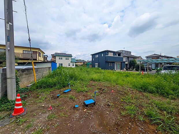 嬉しい仕様がたくさん!
浴室乾燥機、吹抜、全洋室、フリースペース、WIC、ワークスペース、キッチン横可動棚、ワイドバルコニー、庭、駐車2台可能等!
