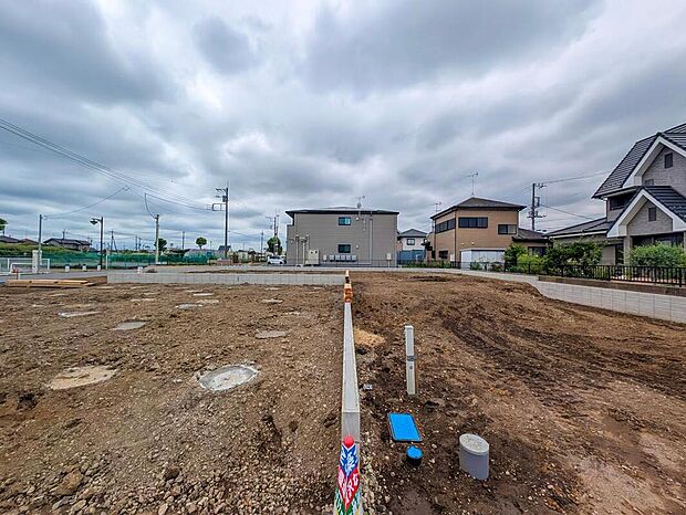 嬉しい仕様がたくさん!
平屋、浴室乾燥機、洋風和室、ストレージルーム、SIC、パントリー、リビング収納、ホール物入、タッチレス水栓、防犯カメラ、インナーバルコニー、駐車2台可能等!