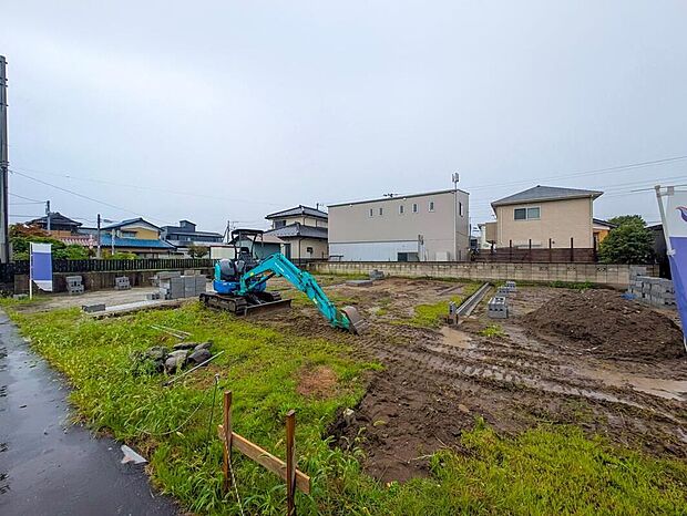 嬉しい仕様がたくさん!浴室乾燥機、水廻り集中設計、全洋室、ファミリークローク、WIC、パントリー、リビング収納、ホール物入、タッチレス水栓、人感センサー付きライト、駐車2台可能等♪