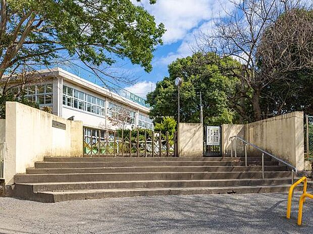 鎌ケ谷市立北部小学校(約1,620m)