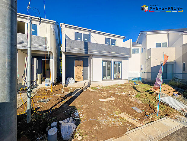 【前面道路含む現地写真】2025年11月完成!
平日・お仕事帰りなど、いつでもご案内致します!
お気軽にお問い合わせ下さい♪