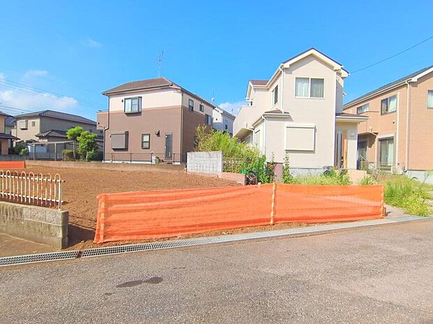 【現地写真】嬉しい仕様がたくさん！
全居室南向き、浴室乾燥機、全洋室、WIC、パントリー、ランドリースペース、インナーバルコニー、庭、駐車2台可能等♪