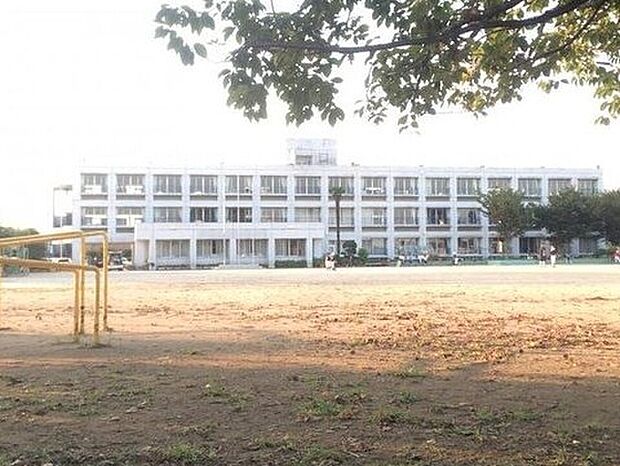 野田市立関宿中央小学校(約1,400m)