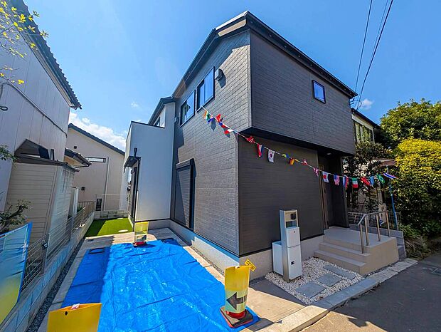 【現地外観写真】安心の「住宅性能評価」取得物件！
耐震等級3！地震に強い家！
国土交通大臣認定の第三者機関による厳重なチェックを行い、安心・安全な新築一戸建てを提供します。