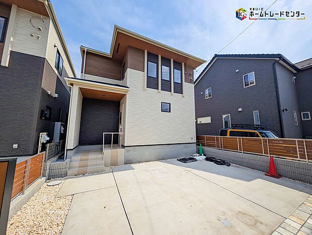 【現地外観写真】家族の人生を守る家、安心の『長期優良住宅』!
東栄住宅の「ブルーミングガーデン」は、国が定めた住宅性能評価を取得している住宅です。