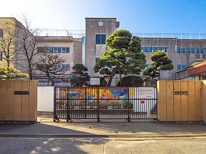 柏市立松葉中学校 690m(徒歩9分)