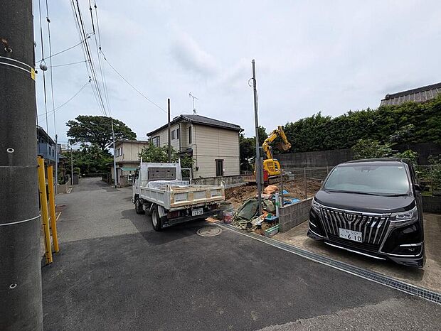 【前面道路含む現地写真】2026年10月完成予定!
平日・お仕事帰りなど、いつでもご案内致します!
お気軽にお問い合わせ下さい。
