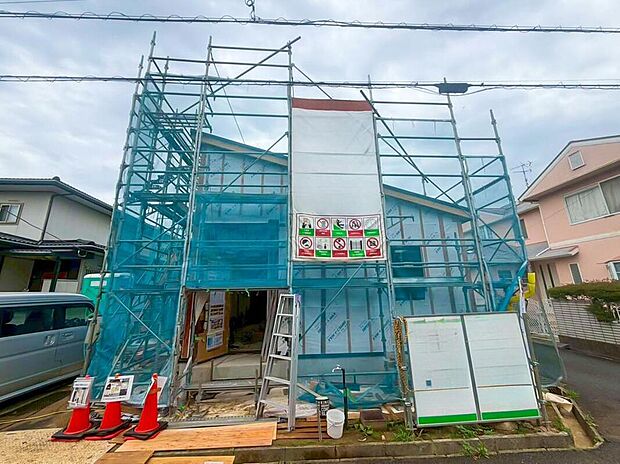 【現地外観写真】嬉しい仕様がたくさん!
平屋、全洋室、浴室乾燥機、水廻り集中設計、SIC、室内物干し、宅配BOX、南庭、駐車2台可能等♪