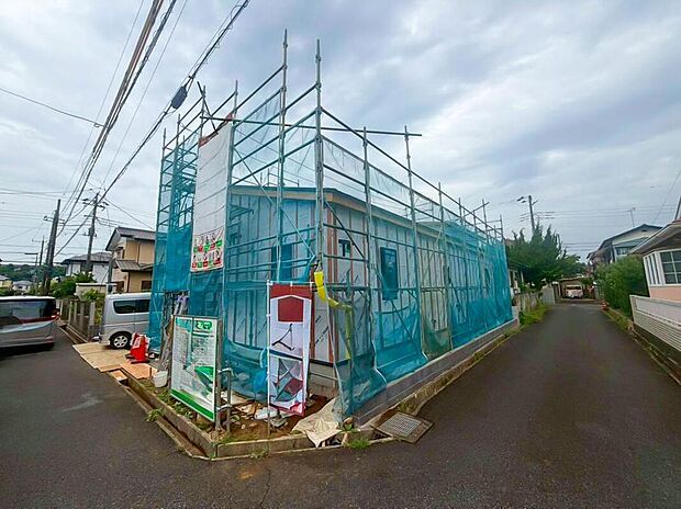 【前面道路含む現地写真】2026年8月完成予定!
平日・お仕事帰りなど、いつでもご案内致します!
お気軽にお問い合わせ下さい♪