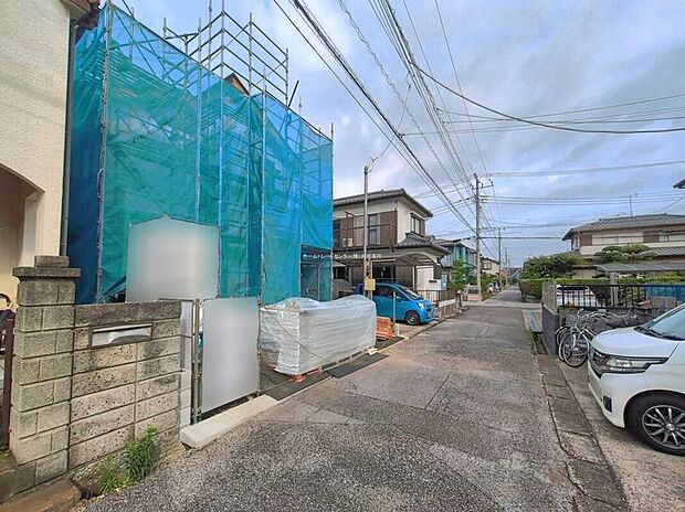 【前面道路含む現地写真】2026年9月完成予定!平日・お仕事帰りなど、いつでもご案内致します!ご案内ご希望の際はお気軽にフリーダイヤル:0120-875-988までご連絡下さい♪