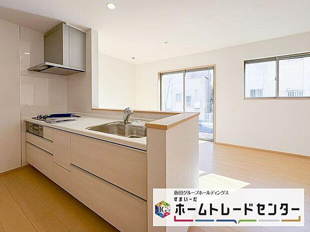 ◆人気の対面式キッチン。お食事の準備をしながらでもご家族とのコミュニケーションを楽しめます♪ぜひご見学の際にはキッチンに立ち、生活をイメージしてください。