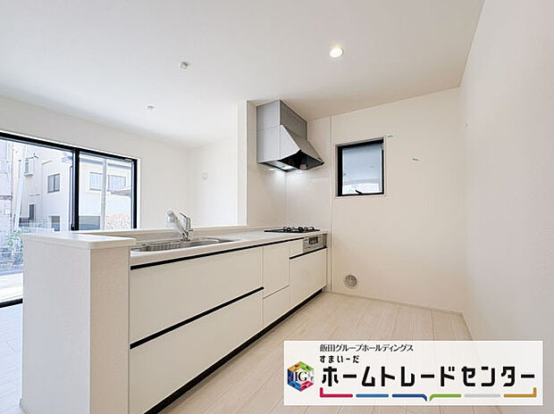 ◆人気の対面式キッチン。お食事の準備をしながらでもご家族とのコミュニケーションを楽しめます♪ぜひご見学の際にはキッチンに立ち、生活をイメージしてください。