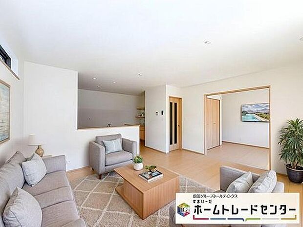 ◆LDKはご家族みんなが揃う大切な空間です♪テーブルやソファ、カーテン選び、レイアウトを考えるのも楽しいですね♪笑顔溢れる楽しい暮らしをイメージしながらご見学ください♪
※本家具はCGとなります