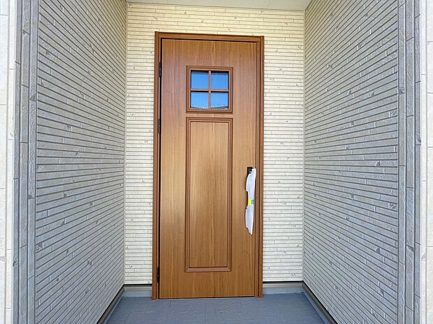 【現地外観写真】◆平日・お仕事帰りなど、いつでもご案内させていただきます！デザイン・目に見える設備面も大切ですが、耐震構造で地震に強い家の為、次代へ繋ぐ強固な住宅です。