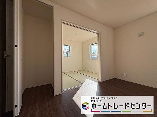 【収納】◆リビング内に収納を完備！パントリースペースとしても使える嬉しい設備です！