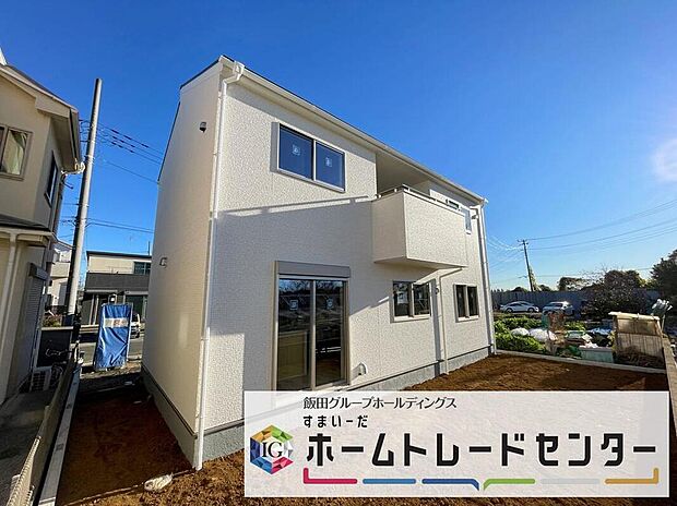 【現地外観写真】◆TVモニター付きインターホンはカラーモニターで来訪者もひとめで分かります♪留守の間の来訪者が確認できる嬉しい録画機能付き！お子様が一人で留守番の間も安心です。