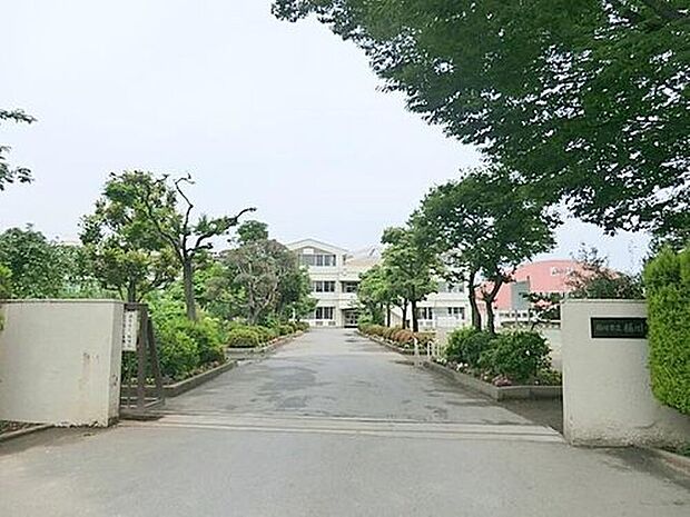 桶川市立桶川中学校（約1,000m）