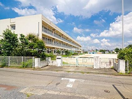 桶川市立桶川西小学校 550m(徒歩7分)