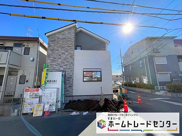 【前面道路含む現地写真】◆平日・お仕事帰りなど、いつでもご案内させていただきます！デザイン・目に見える設備面も大切ですが、耐震構造で地震に強い家の為、次代へ繋ぐ強固な住宅です。