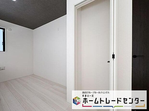 【収納】◆キッチン横にはパントリーとして使えるスペースを完備♪