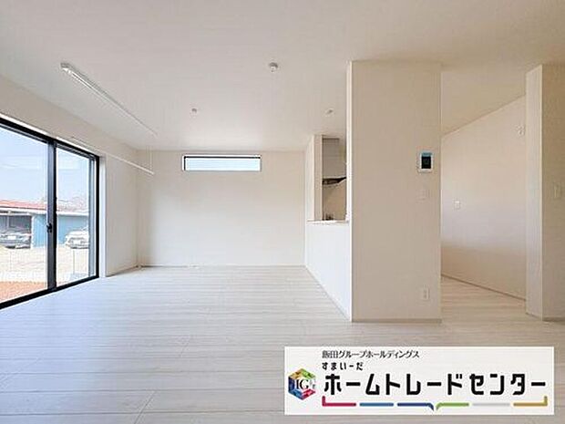 【リビング】◆LDKはご家族みんなが揃う大切な空間です♪テーブルやソファ、カーテン選び、レイアウトを考えるのも楽しいですね♪笑顔溢れる楽しい暮らしをイメージしながらご見学ください♪