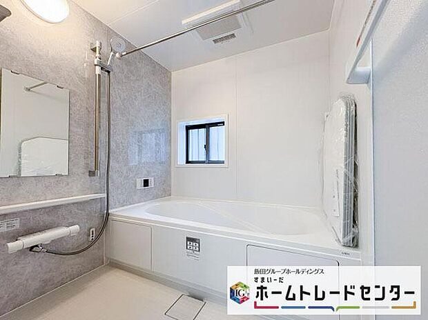 【浴室】◆毎日の疲れをいやす浴室は1坪タイプです。足を伸ばしてゆっくりとくつろげます。浴室暖房乾燥機も標準装備です♪
