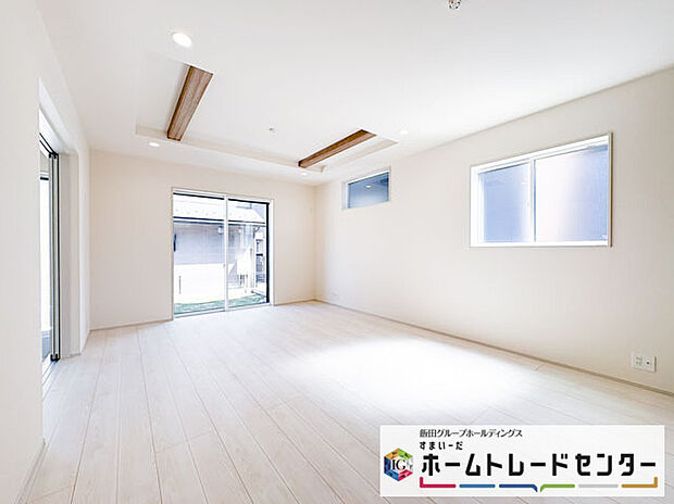 【リビング】◆LDKはご家族みんなが揃う大切な空間です♪テーブルやソファ、カーテン選び、レイアウトを考えるのも楽しいですね♪笑顔溢れる楽しい暮らしをイメージしながらご見学ください♪