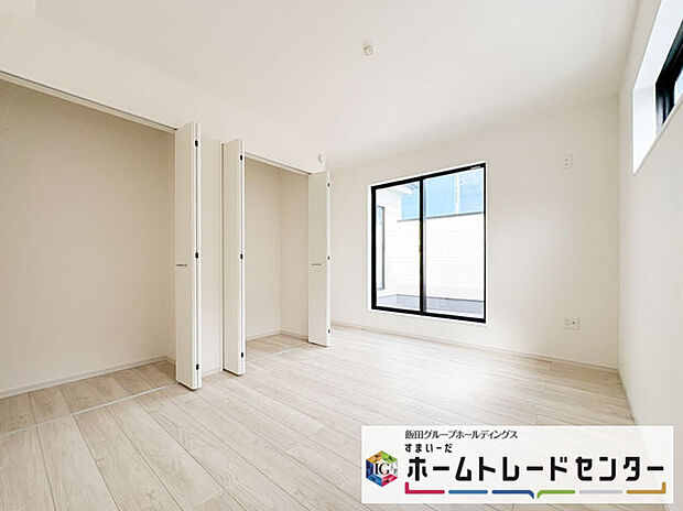 【リビング以外の居室】◆2階の各居室にはそれぞれ収納を完備！しっかりとした容量のスペースを確保しているので、お部屋は美しい空間を保てますね♪