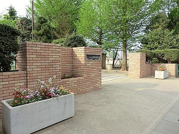 さいたま市立宮原中学校（約750m）