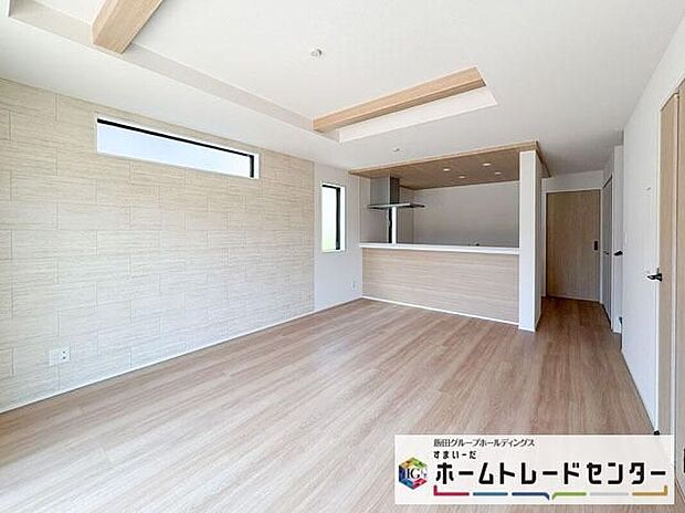 【リビング】◆LDKはご家族みんなが揃う大切な空間です♪テーブルやソファ、カーテン選び、レイアウトを考えるのも楽しいですね♪笑顔溢れる楽しい暮らしをイメージしながらご見学ください♪