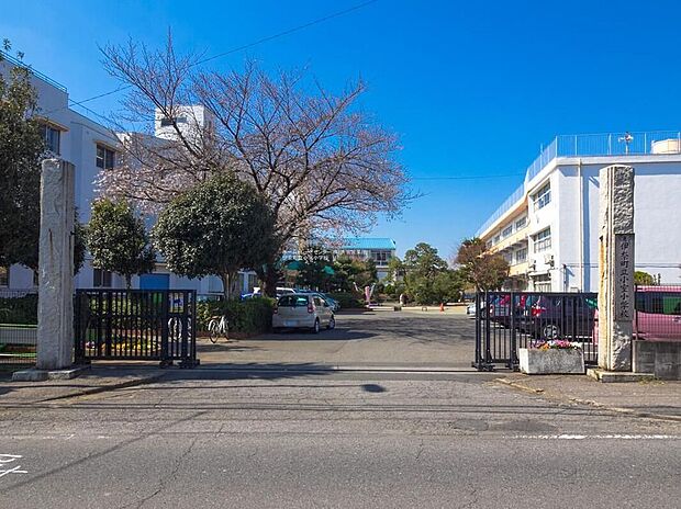 伊奈町立小室小学校(約400m)