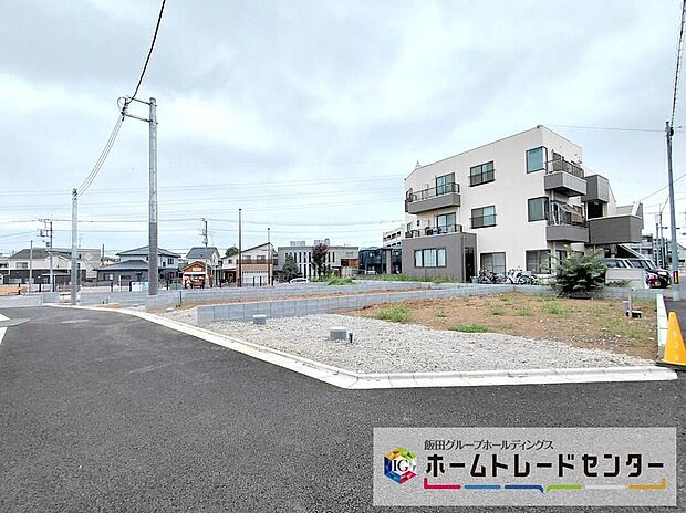 【前面道路含む現地写真】◆平日・お仕事帰りなど、いつでもご案内させていただきます！デザイン・目に見える設備面も大切ですが、耐震構造で地震に強い家の為、次代へ繋ぐ強固な住宅です。
