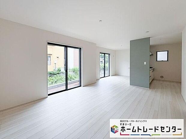 【リビング】◆LDKはご家族みんなが揃う大切な空間です♪テーブルやソファ、カーテン選び、レイアウトを考えるのも楽しいですね♪笑顔溢れる楽しい暮らしをイメージしながらご見学ください♪