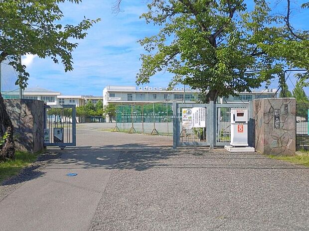 さいたま市立馬宮中学校(約850m)