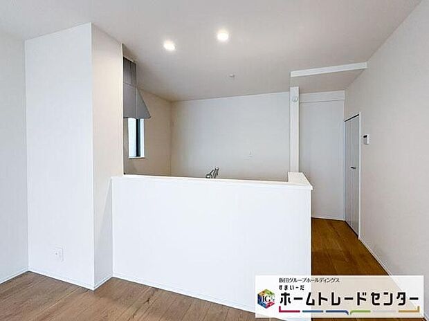 【キッチン】◆人気の対面式キッチン。お食事の準備をしながらでもご家族とのコミュニケーションを楽しめます♪ぜひご見学の際にはキッチンに立ち、生活をイメージしてください。