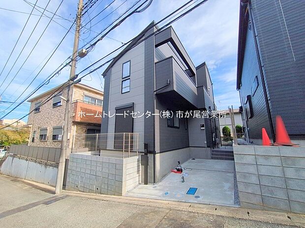 小田急小田原線「百合ヶ丘」駅まで徒歩８分☆
全２棟　新築分譲住宅です☆