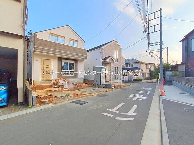 閑静な住宅街に立地します!「鴨居小学校」まで徒歩1分、子育てに適した住環境です♪