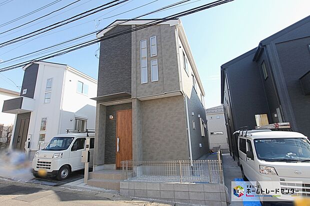 JR「武蔵新城」駅まで2200m 、バス13分「上野川」停歩6分です。武蔵新城駅は商店街があり、スーパーなどが多いため物価が安く、利用客の多い活気のある駅です。とても住みやすく魅力的な街です♪